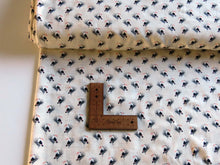 Load image into Gallery viewer, Toucans viscose linen 1.5 M PIECE